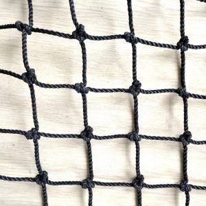 Knotted Twisted Black PE Nets