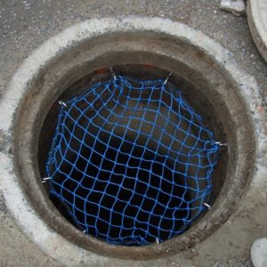 Round shaped sewer and manhole anti-fall netting