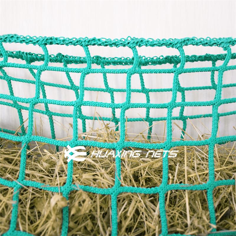 Deluxe Knotless Hay Net Feeder